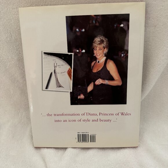 Dressing Diana by Tim Graham and Tamsin Blanchard - Picture 4 of 5